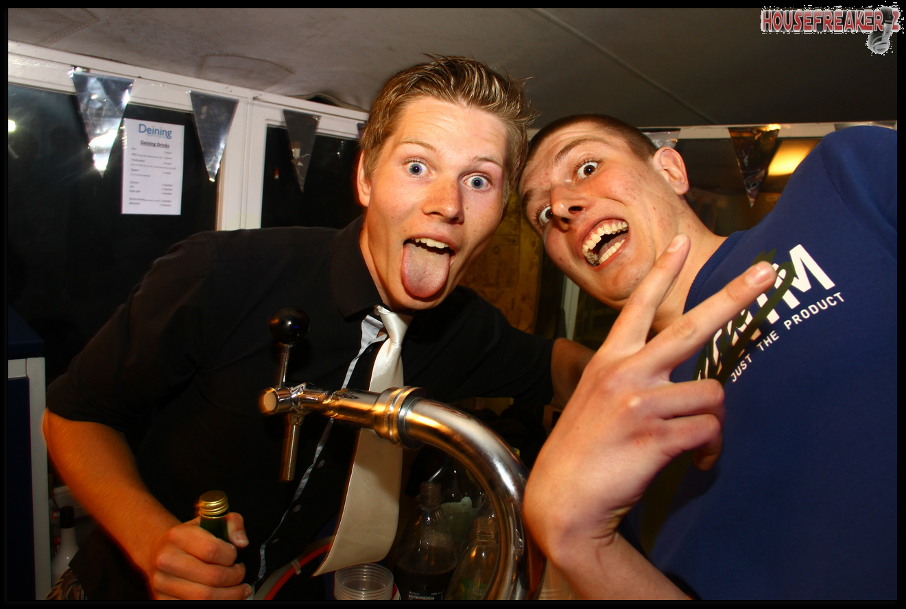 1321x889 pixels (1.159K)